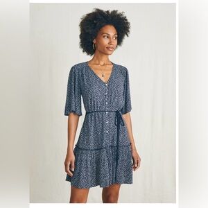 New Faherty Orinda dress in the Navy Riverton Ditsy print floral mini/knee M